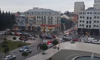 Saobraćaj u PG blokiran zbog protesta autobuskih prevoznika, Vuković: Nemaju eksperti vremena za razgovor