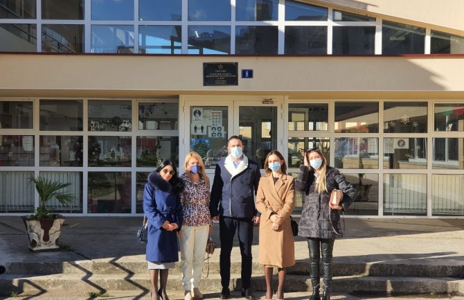 Funkcioneri DPS posjetili resursni centar 