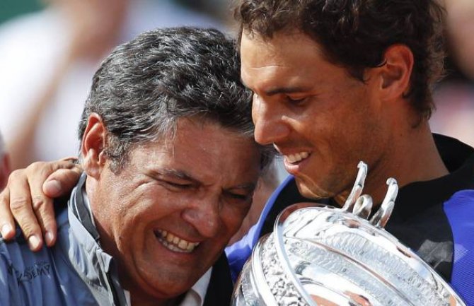 Toni Nadal: Umrlo je više od 6 miliona ljudi, nadam se da je Novak toga svjestan