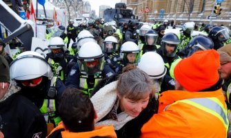 Policija razbila protest u Kanadi, očišćena ulica ispred Parlamenta