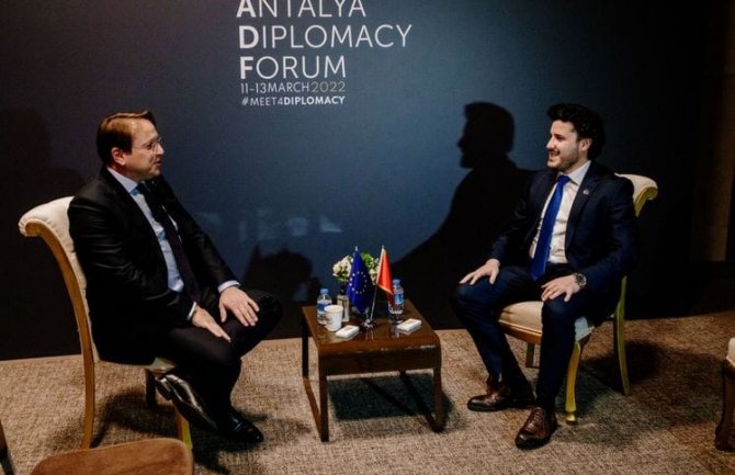 Abazović sa Varheljijem: Nova vlada će biti stoprocentno proevropska