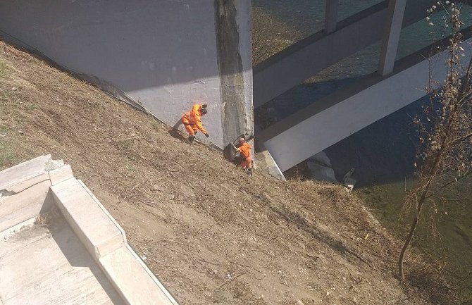 Proljećni radovi u Bijelom Polju: Uređen prostor kod česme i spomenika stradalim bugarskim đacima