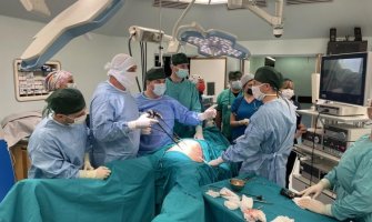 Hirurzi VMA uklonili tumor težak više od 17 kilograma