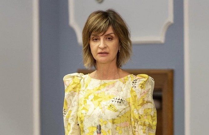 Šćepanović: Nekompetentni činovnici uhljebljeni po rođačkoj i partijskoj liniji, ogledalo propasti crnogorskog državnog aparata