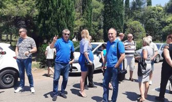 Bivši radnici MA ne odustaju od protesta, blokirali saobraćajnicu i danas