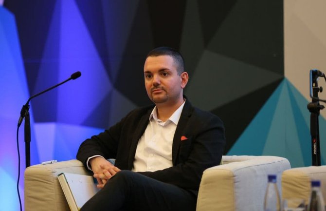 Bešlin: Ulazak Crne Gore u EU najveći strah Vučića