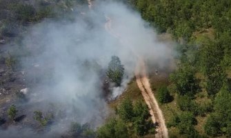 Avio-helikopterska jedinica pomaže u gašenju požara na Vojniku