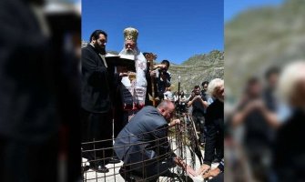 SPC ponovo nelegalno diže crkvu na državnom zemljištu