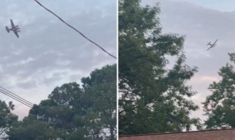 Pilot koji je prijetio da će namjerno srušiti avion na supermarket uhapšen