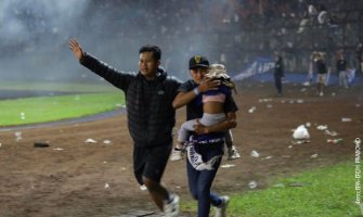 Indonezija: Najmanje 174 mrtvih u stampedu na stadionu 