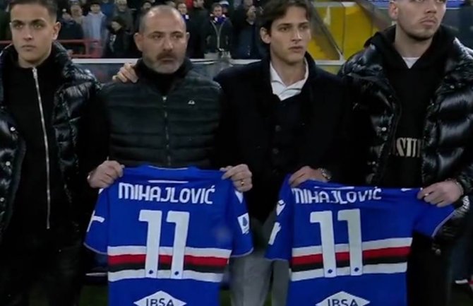 Dejan Stanković se oprostio od Mihajlovića: Izveo njegove sinove i podigao slavni dres 