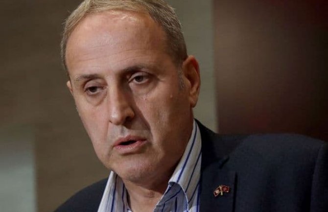 Na sjednici predsjedništva LP  jedan od predloga je bio i da njen predsjednik Andrija Popović bude kandidat
