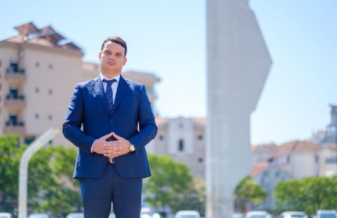 Odžić: Crna Gora na rubu bankrota