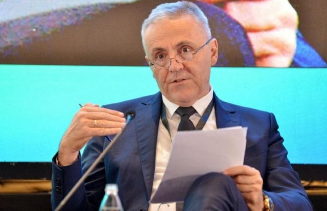 Žugić: Povećanje plata nije praćeno ni rastom produktivnosti niti stvaranjem nove vrijednosti