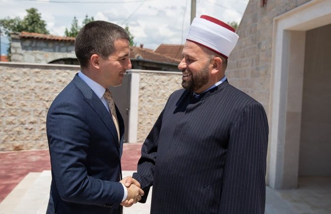 Čestitka Alekse Bečića, predsjednika Demokrata, povodom Ramazanskog bajrama