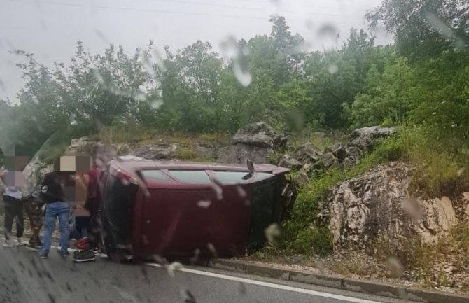 Udes na putu Podgorica-Cetinje: Ima povrijeđenih
