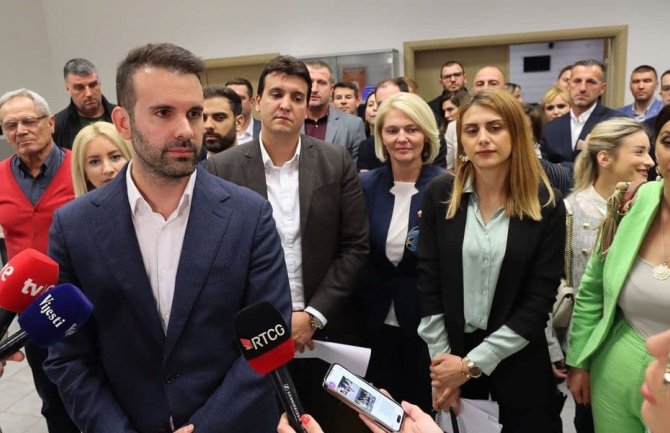 Sastanak poslanika Pokreta Evropa sad, dogovora o novoj Vladi još nema