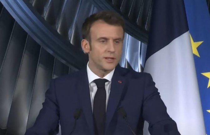 Makron: Kosovske vlasti odgovorne zbog zaoštravanja situacije