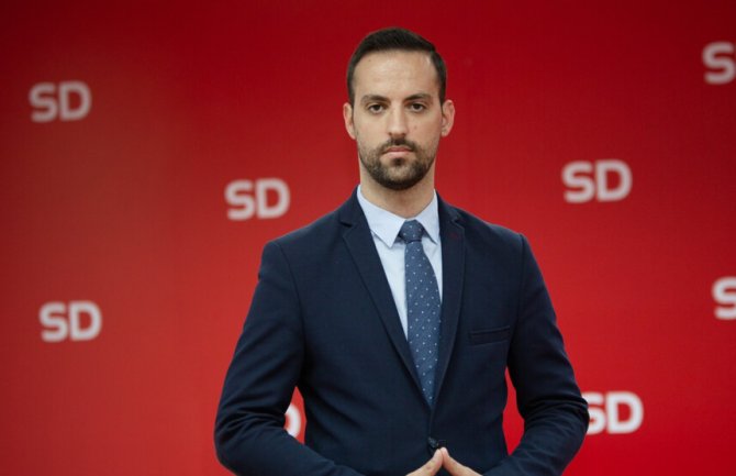 Zirojević sa Cetinja: Još ćete se nagledati zlatnih orlova na crvenoj pozadini!
