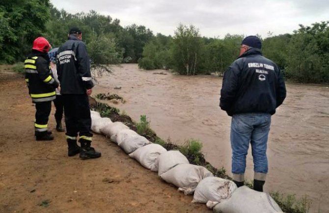 Braća spasena, dječaka dva i po sata vatrogasci vadili iz rijeke