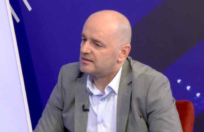 Zečević: Ovo je Vlada drugova, glomazna je i nekompetentna