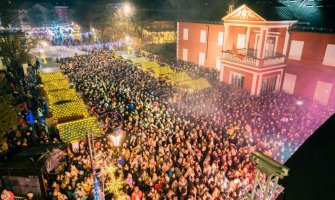 Praznična čarolija u Prijestonici: Svečano otvoren bazar “Novogodišnja priča”