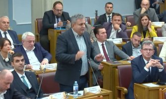RADUNOVIĆ PRED ZAKONODAVNIM ODBOROM BRANIO DOPUNE ZAKONA O USTAVNOM SUDU