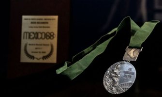 Bob Bimon prodao olimpijsku medalju za 441.000 dolara