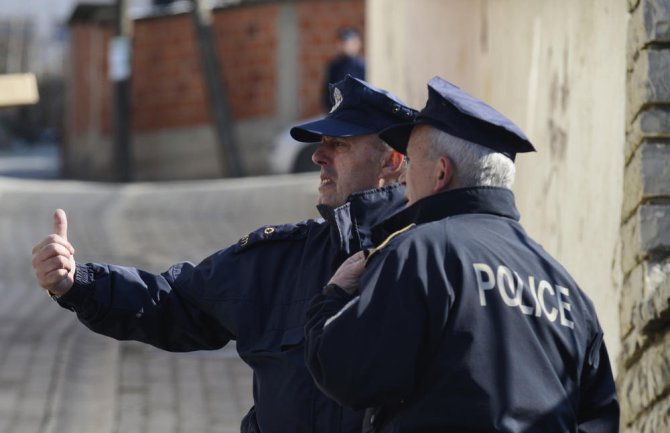 Bačena eksplozivna naprava u dvorište Srbina na severu Kosova