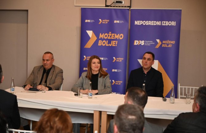 Održana tribina: Jedino DPS u Beranama iskreno brani interese Crne Gore