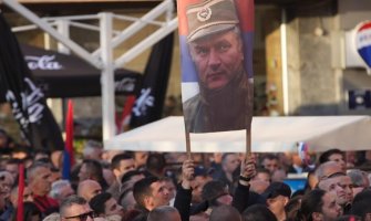 Ne, Srbi nisu genocidan narod. Da, u Srebrenici je počinjen genocid