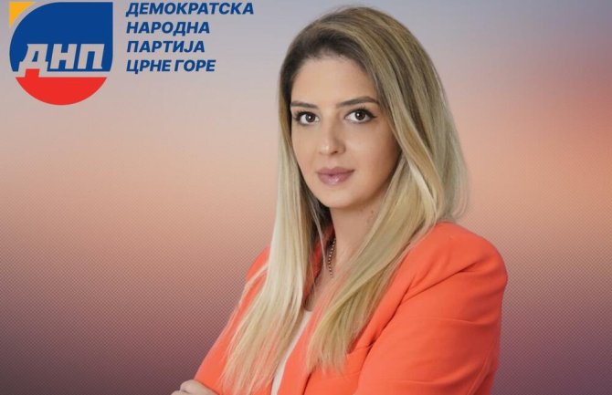 Todorović: Primiču nam se posljednji politički dani, čim Huter brani Milatovića od Kneževića