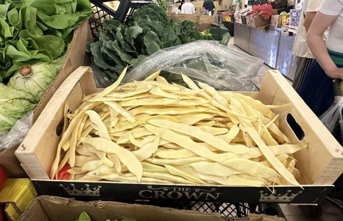 Na zelenoj pijaci u TC Bazar kilogram boranije pet eura