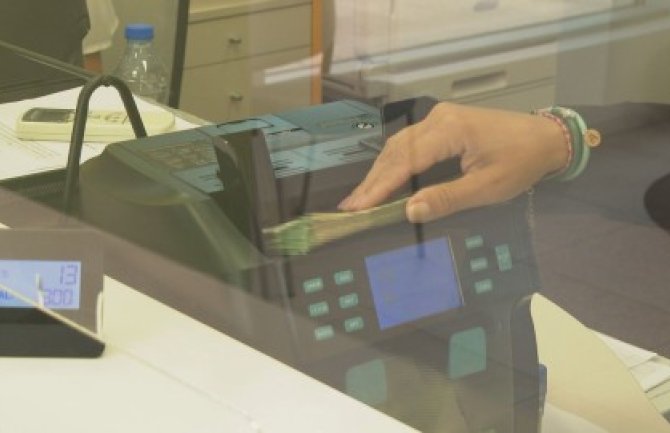 Banke ostaju bez naplate troškova obrade kredita?