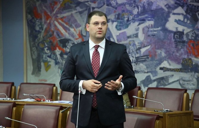 Anđušić: Selektivnost Novovića očigledna, ćuti se na očigledne zloupotrebe u Montefarmu