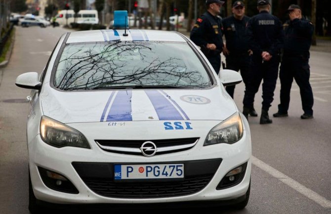 Za dan 14 saobraćajnih nezgoda, povrijeđene četiri osobe