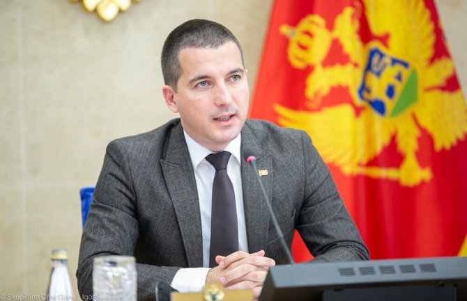 Bečić: Na današnji dan cijela Crna Gora je zaplakala od bola i nepravde