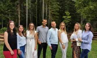 Devetoro djece iz rožajske porodice Honsić za životni poziv izabralo medicinu: Ponosni osmijeh naših roditelja znak da smo uspjeli