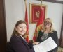 Američka ambasada donirala Vrhovnom sudu opremu za medijsku salu