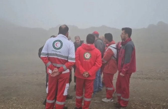 Nestala tri spasioca koji tragaju za iranskim predsjednikom nakon pada helikoptera