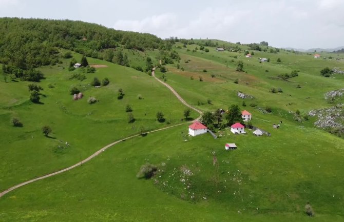 U dva sela bili jednoglasni za i protiv, nakon 18 godina jednako razočarani