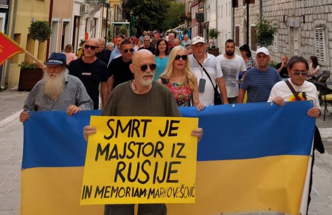 Śutra šetnja za Ukrajinu na Cetinju
