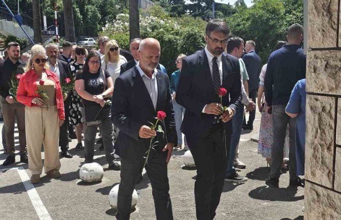 Izgraditi spomenik i kulturu sjećanja na žrtve deportacije