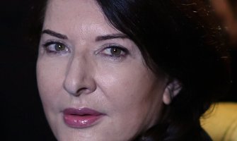 Marina Abramović potpuno utišala festival Glastonberi na sedam minuta