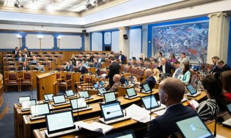 Poslanici završili raspravu o uvećanju studentskih stipendija, kredita i naknada za stručno osposobljavanje...