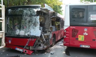 Više osoba povrijeđeno u sudaru dva autobusa u Beogradu