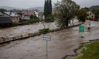 Vremenske nepogode širom Evrope: U Rumuniji petoro mrtvih, evakuacije u Češkoj, u Poljskoj ,,najgore tek dolazi”