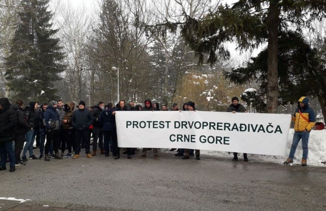 Uzdali se u jalova obećanja, zimu dočekuju bez sirovine